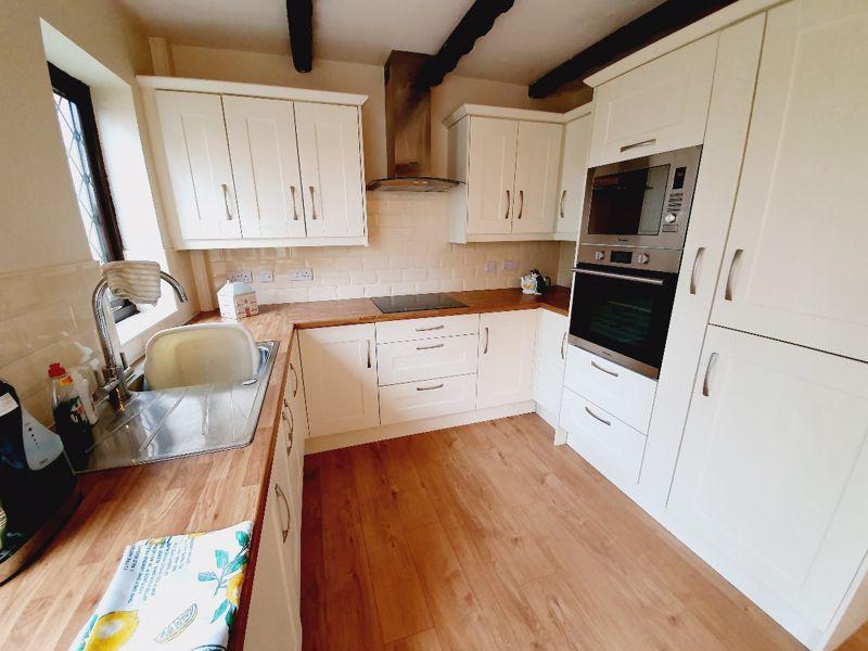 Edgware Road, Erdington, Birmingham... 3 bed semidetached house £170,000