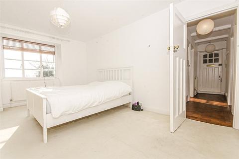 42 Denison Close, London, N2 0JU