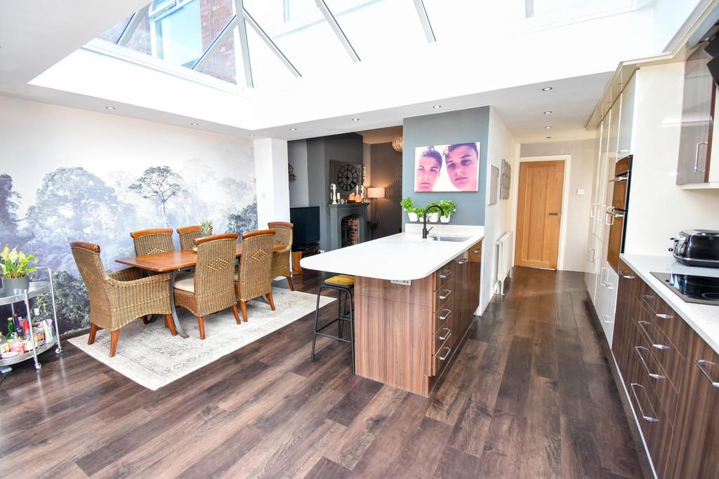 Selby Avenue, Blackpool, FY4 4 bed semidetached house £199,950