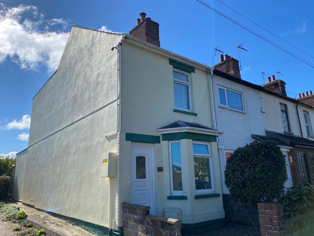 Oulton Road North, Lowestoft 3 bed end of terrace house £165,000