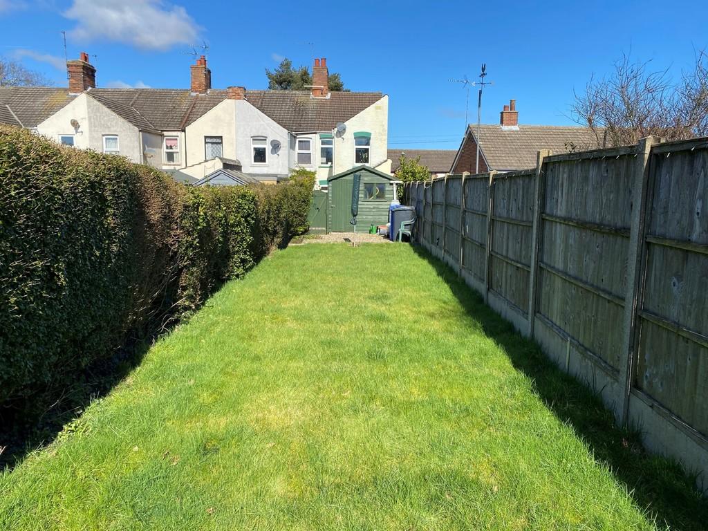 Oulton Road North, Lowestoft 3 bed end of terrace house £165,000