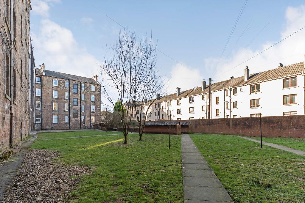Rear court