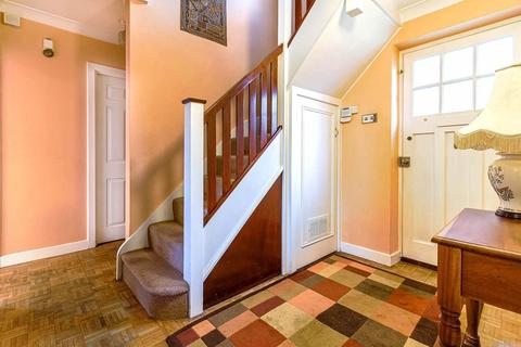 25b Lindsey Street, Epping, CM16 6RB