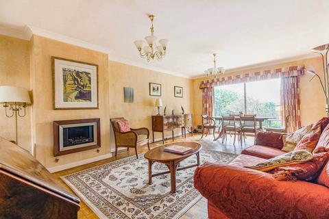25b Lindsey Street, Epping, CM16 6RB