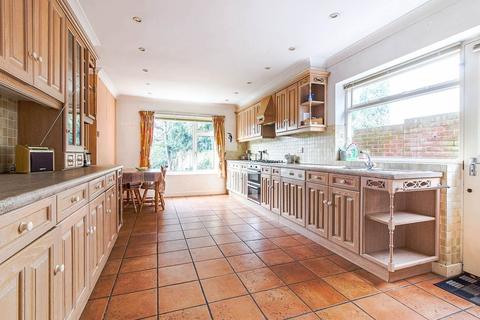 25b Lindsey Street, Epping, CM16 6RB