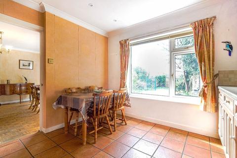 25b Lindsey Street, Epping, CM16 6RB