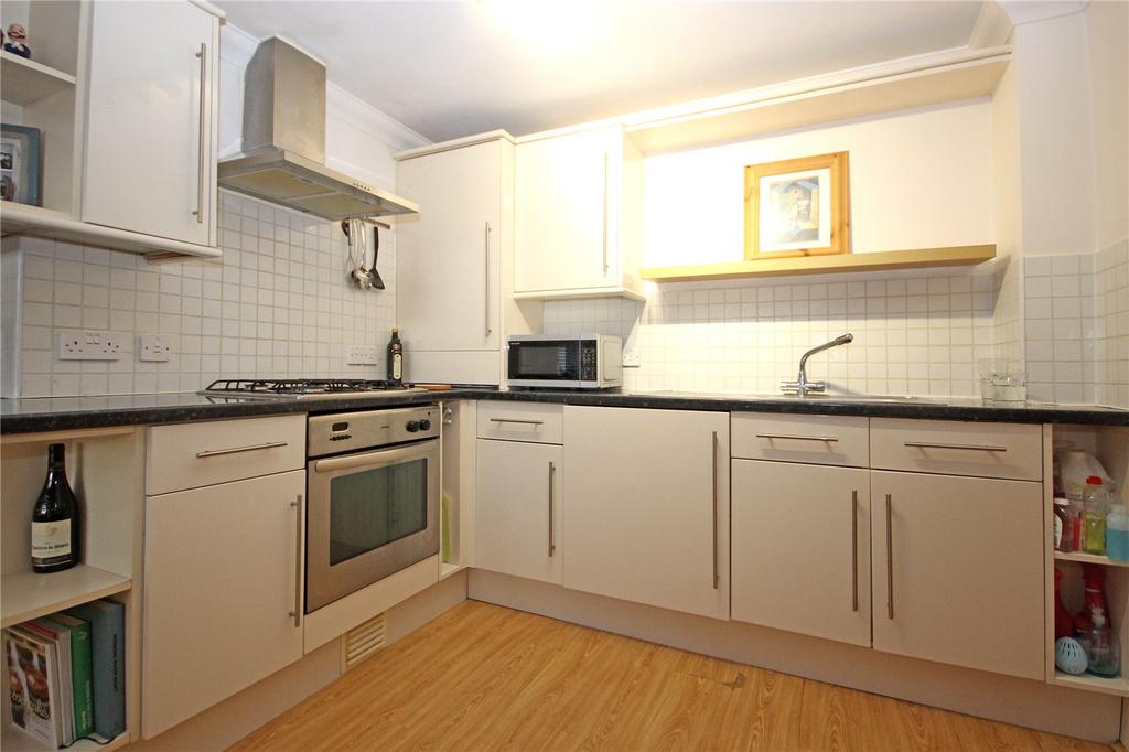 Kings Park Drive, Bournemouth, Dorset, BH7 2 bed apartment £190,000