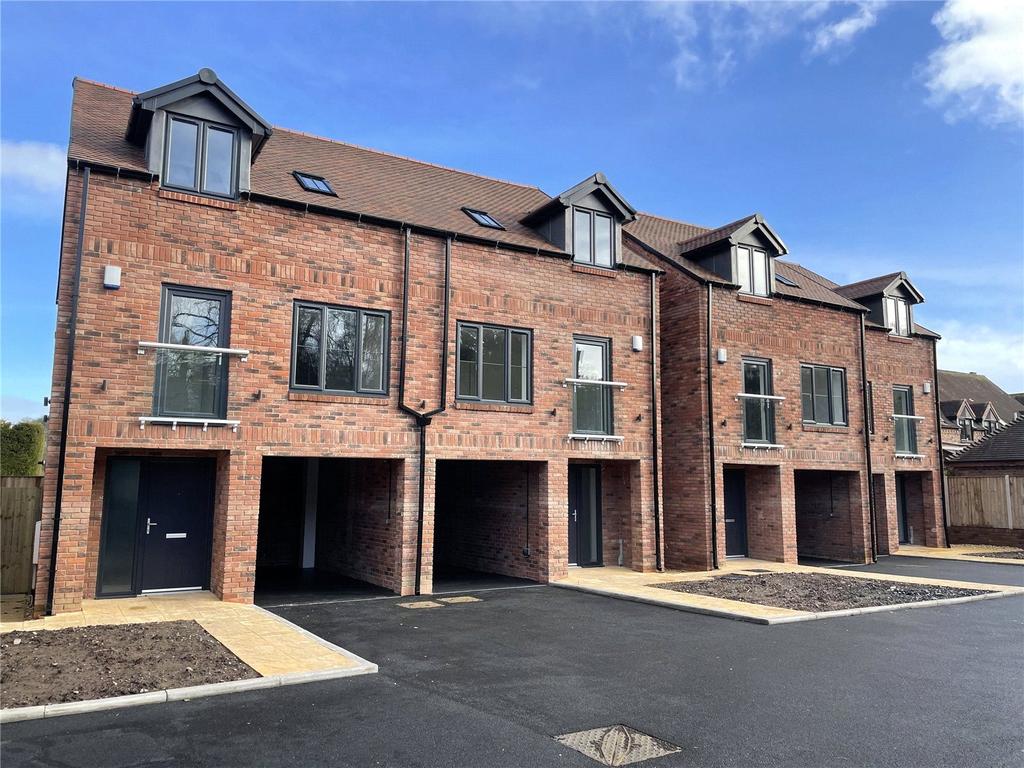 Lax Lane, Bewdley, DY12 3 bed semidetached house £950 pcm (£219 pw)