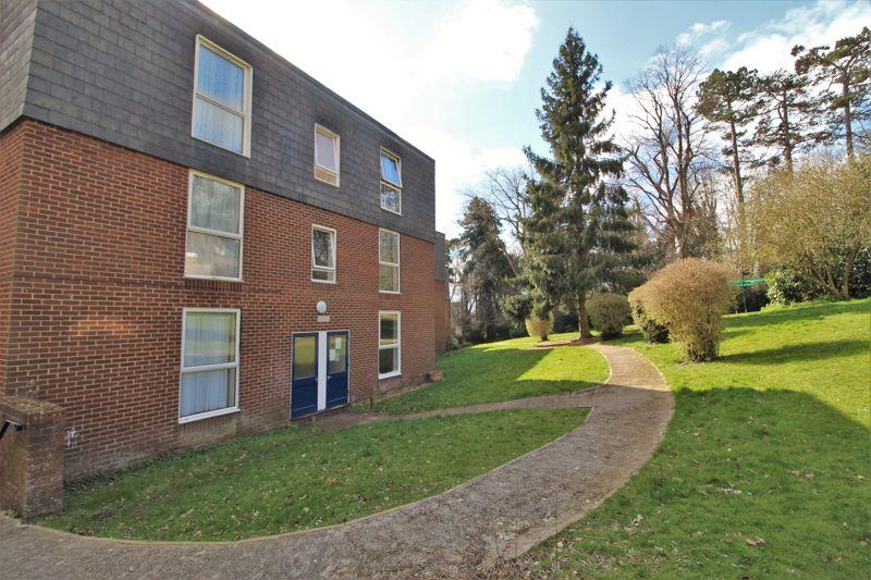 Bohemia, Hemel Hempstead 2 bed flat £215,000