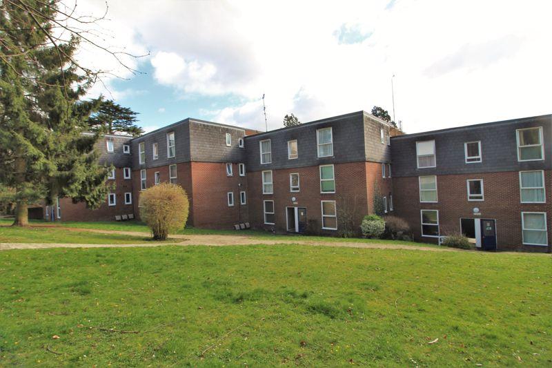 Bohemia, Hemel Hempstead 2 bed flat £215,000