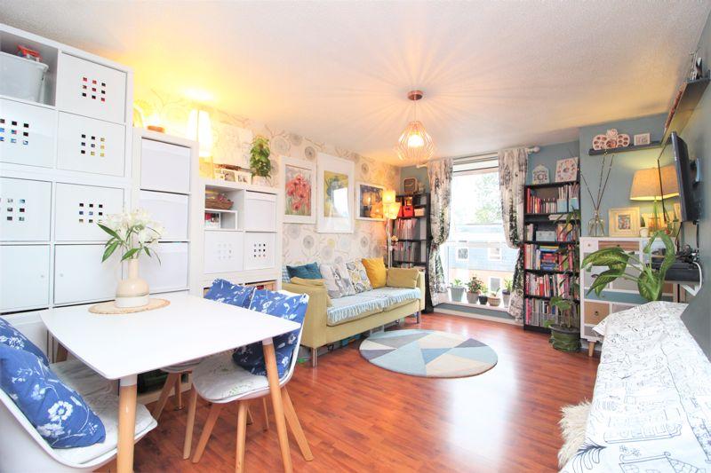 Bohemia, Hemel Hempstead 2 bed flat £215,000