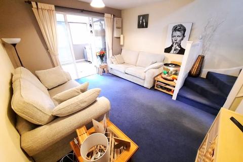 3 Eldrick Court, Feltham, TW14 8SG