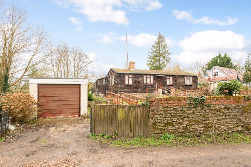 Gingebrook, Sutton Courtenay 3 bed bungalow £285,000