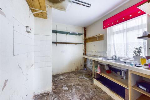 4 Dorney Road, Gloucester, GL1 5QL
