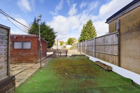 4 Dorney Road, Gloucester, GL1 5QL