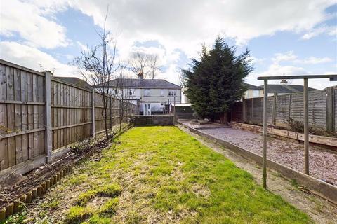 4 Dorney Road, Gloucester, GL1 5QL