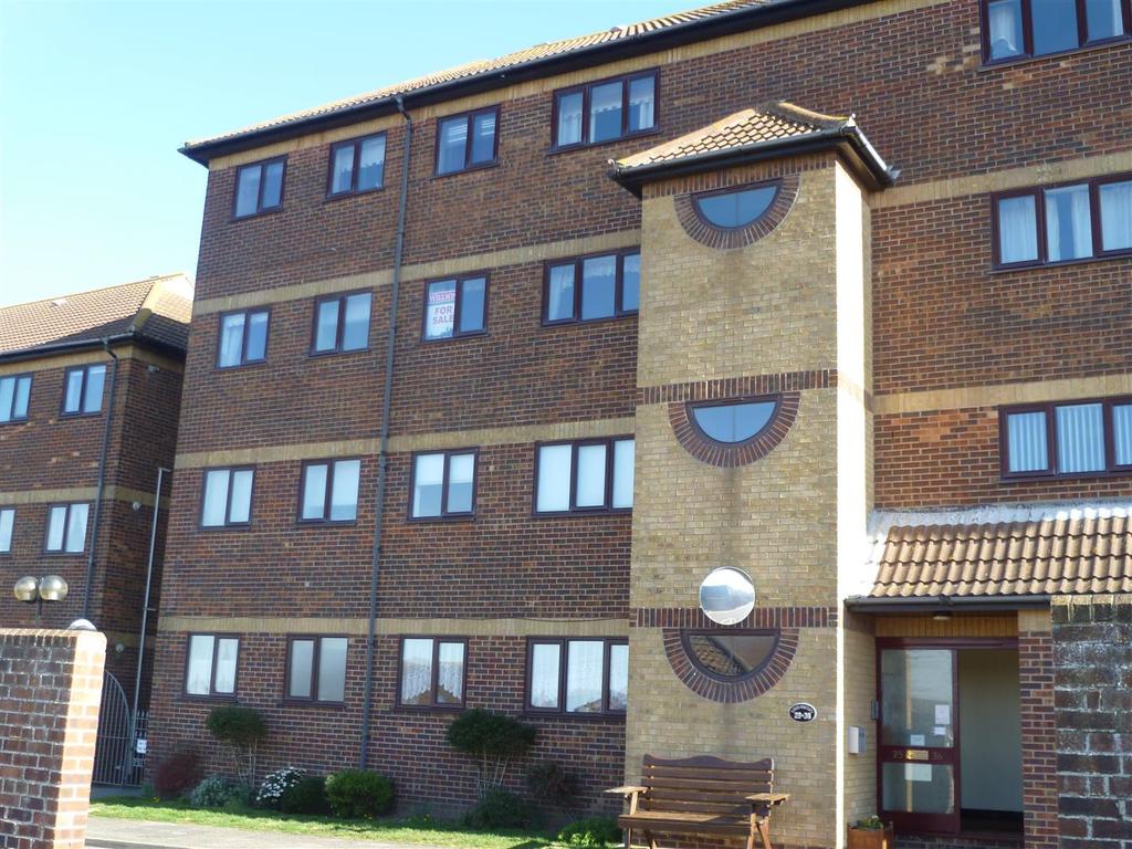 Queen Park Close, Mablethorpe 3 bed flat £500 pcm (£115 pw)