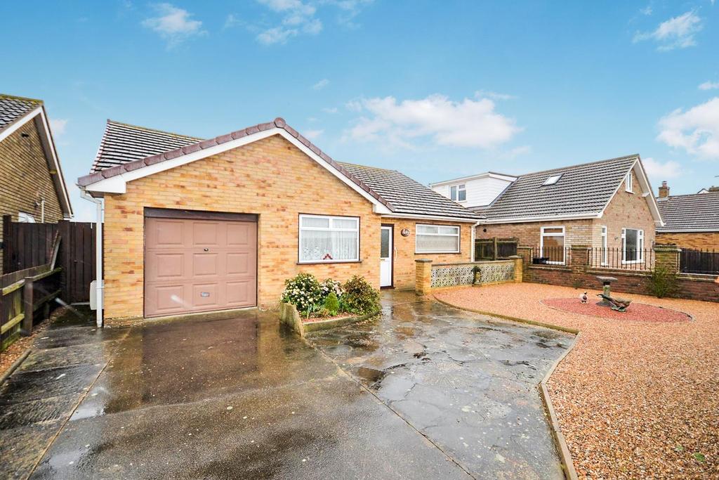 Collingwood Road, Hunstanton 2 bed detached bungalow £285,000