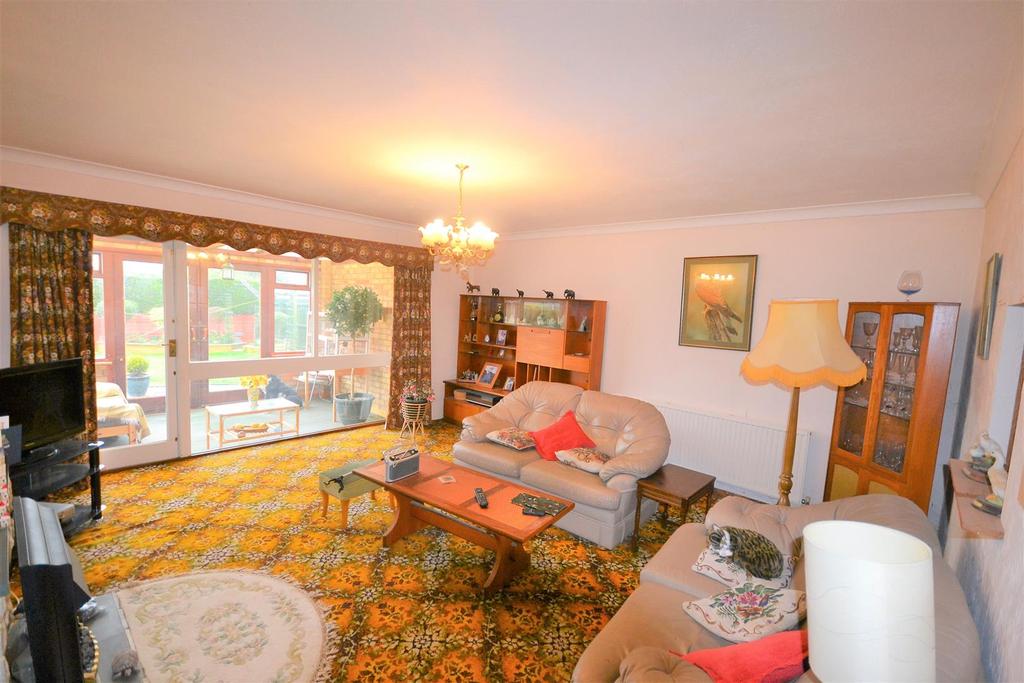 Collingwood Road, Hunstanton 2 bed detached bungalow £285,000