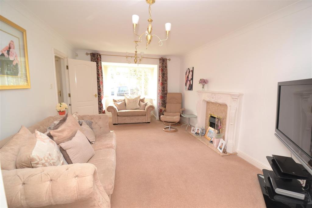 Blackberry Way, Clayton, Bradford 5 bed detached house £299,950
