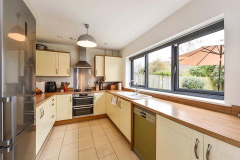 62 Barley Road, Andover, SP11 6GB