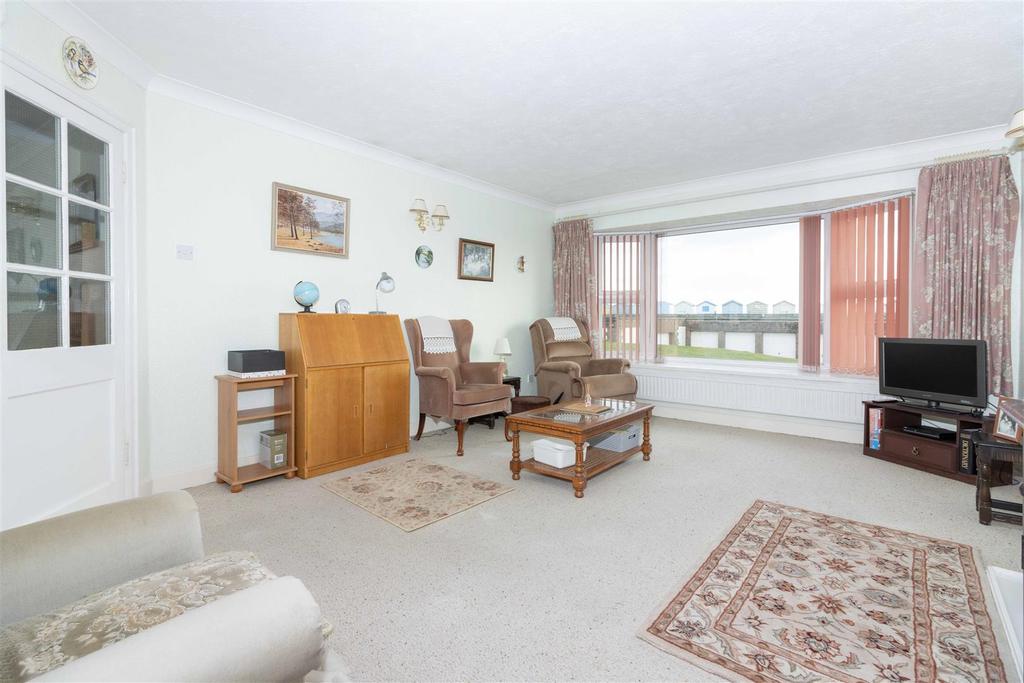 Kings Court, Brighton Road, Lancing 1 bed apartment £225,000