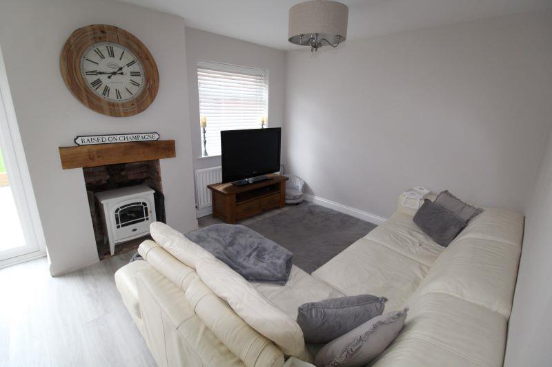 Ashdale Close, Kingswinford 3 bed house £249,950