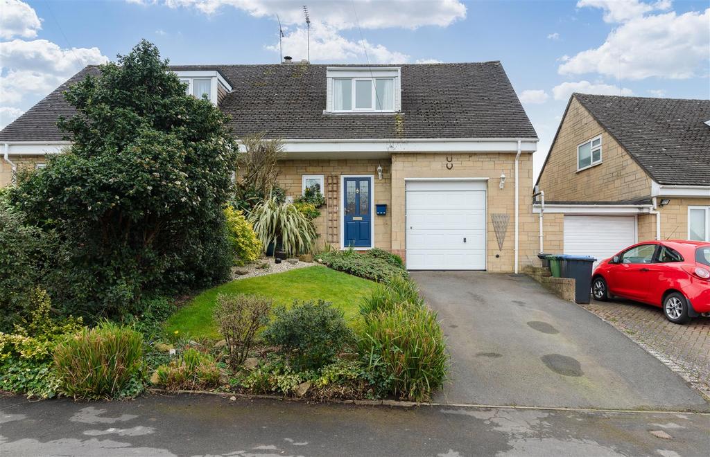 Carson Close, Stretton On Fosse, Gloucestershire 2 bed semidetached