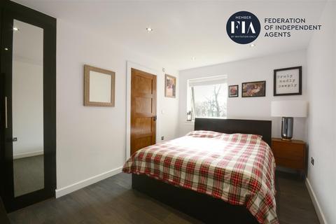 34 Aplin Way, Isleworth, TW7 4RJ