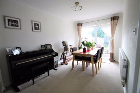11 Ediva Road, Meopham, Gravesend, DA13 0NA