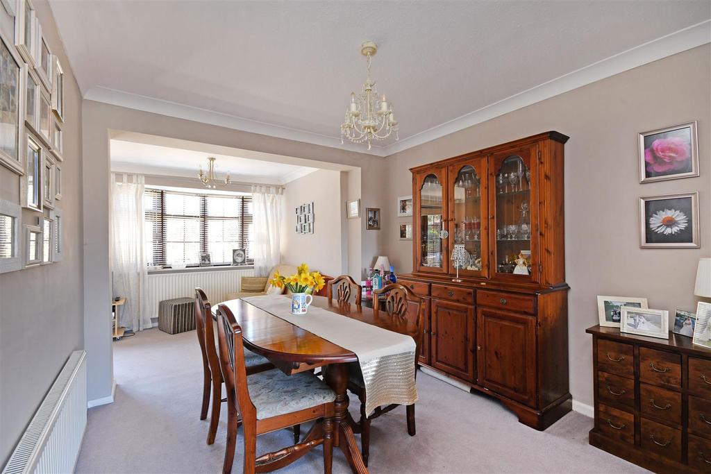 Garth Way Close, Dronfield 3 bed semidetached house £250,000