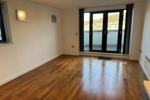 2 bedroom apartment for sale - South Quay, Kings Road, Marina, Swansea