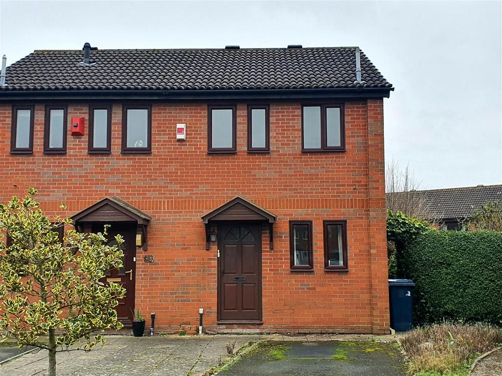 Freshfields, Shrewsbury 2 bed semidetached house £155,000