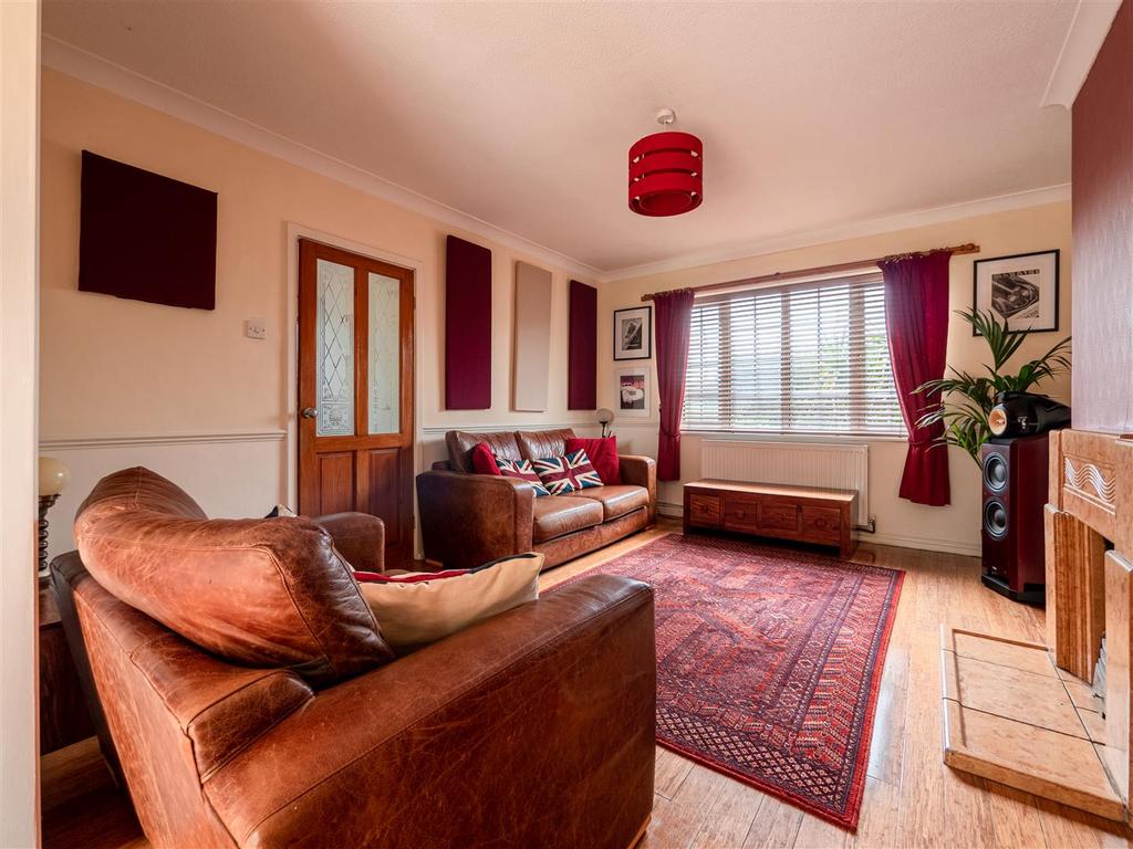 Alford Road, West Bridgford, Nottingham 3 bed semidetached house £