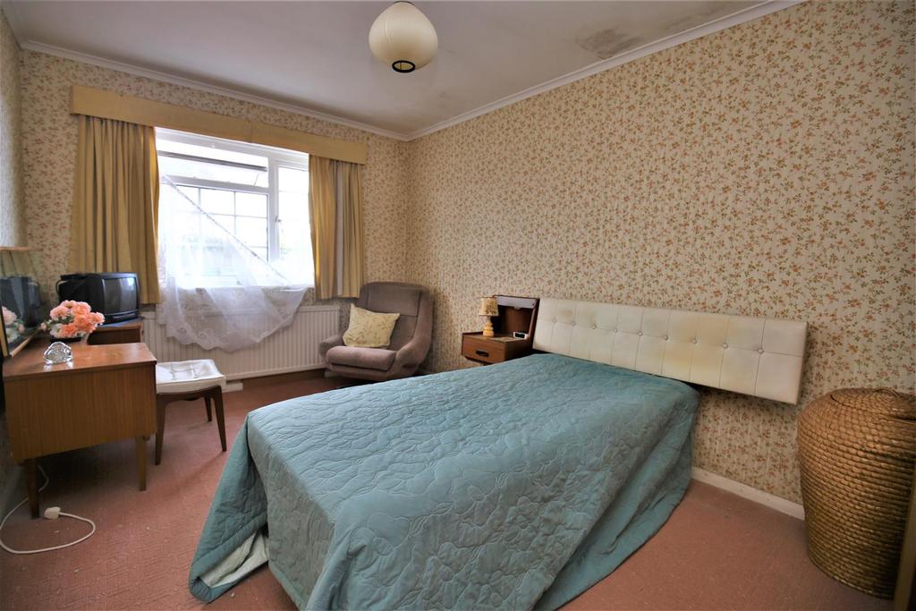 Cobtree Road, Coxheath, Maidstone 3 bed bungalow £350,000