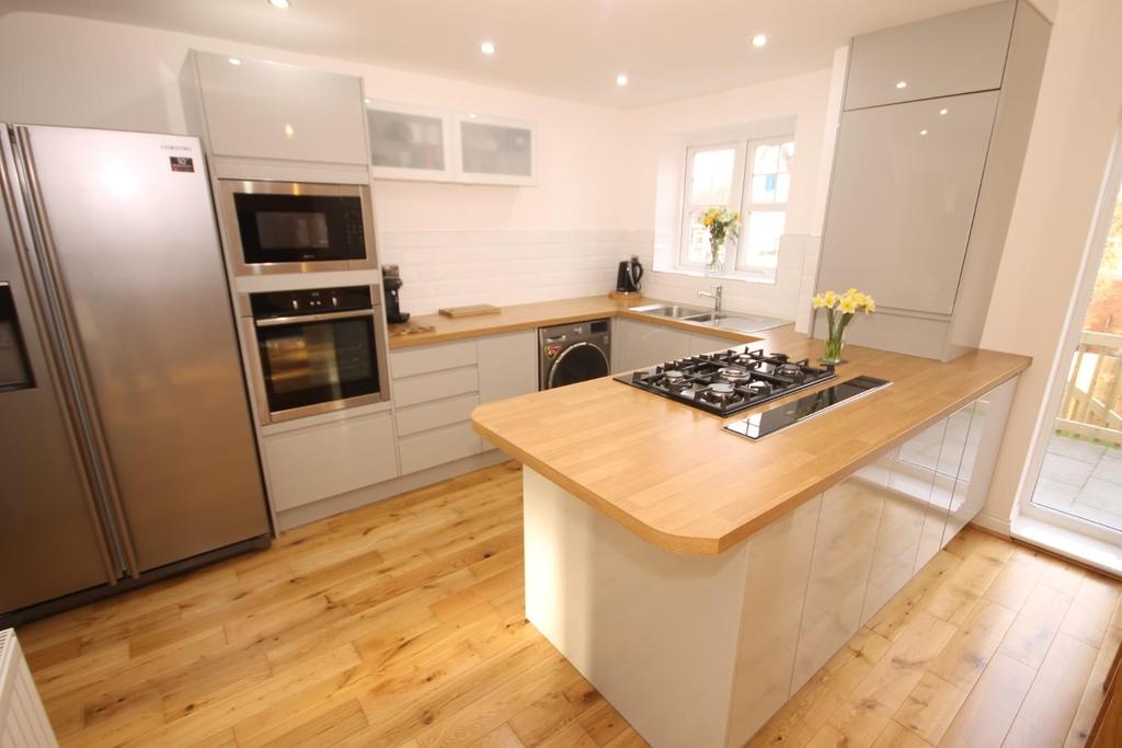 Open plan kitchen diner