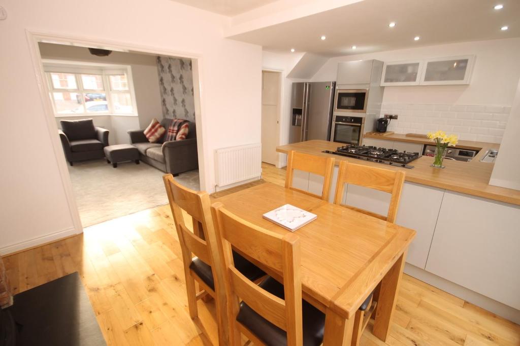 Open plan kitchen diner