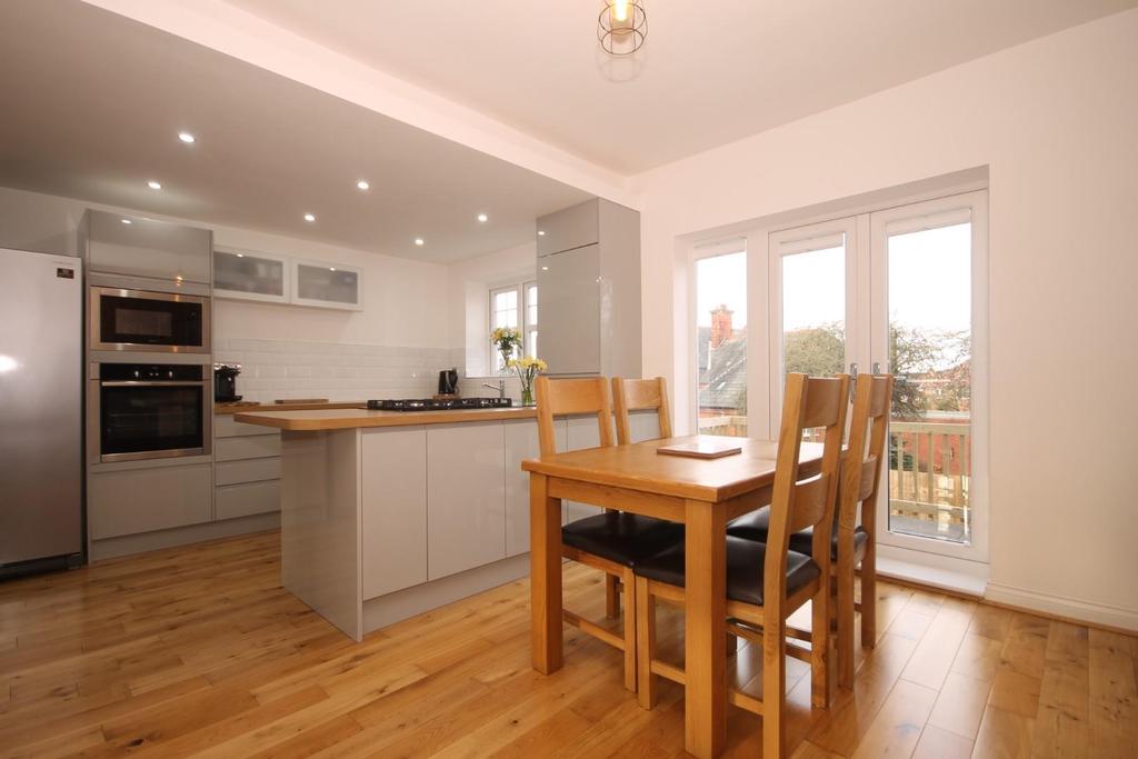 Open plan kitchen diner