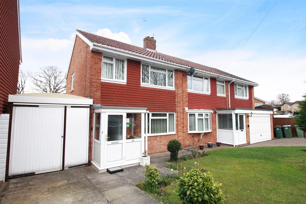 Amberley Road, Horsham 3 bed semidetached house £400,000