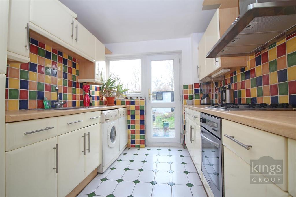Longfield, Harlow 3 bed terraced house £299,995
