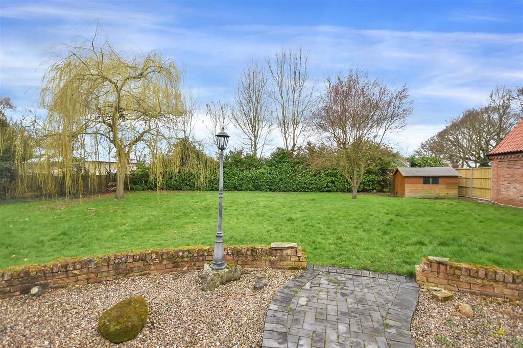 Great North Road, CarltonOnTrent 5 bed detached house £425,000