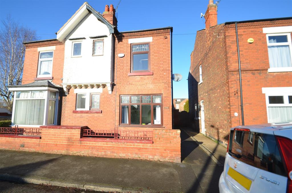 Oakleys Road, Long Eaton 3 bed semidetached house £135,000