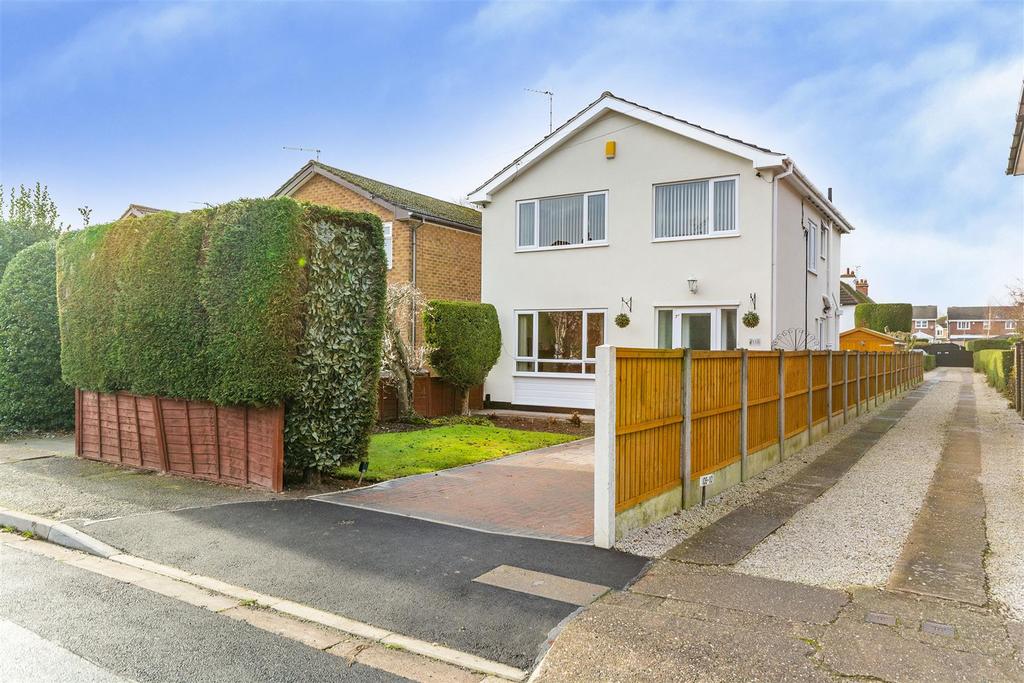 Carrfield Avenue, Toton 3 bed detached house £310,000
