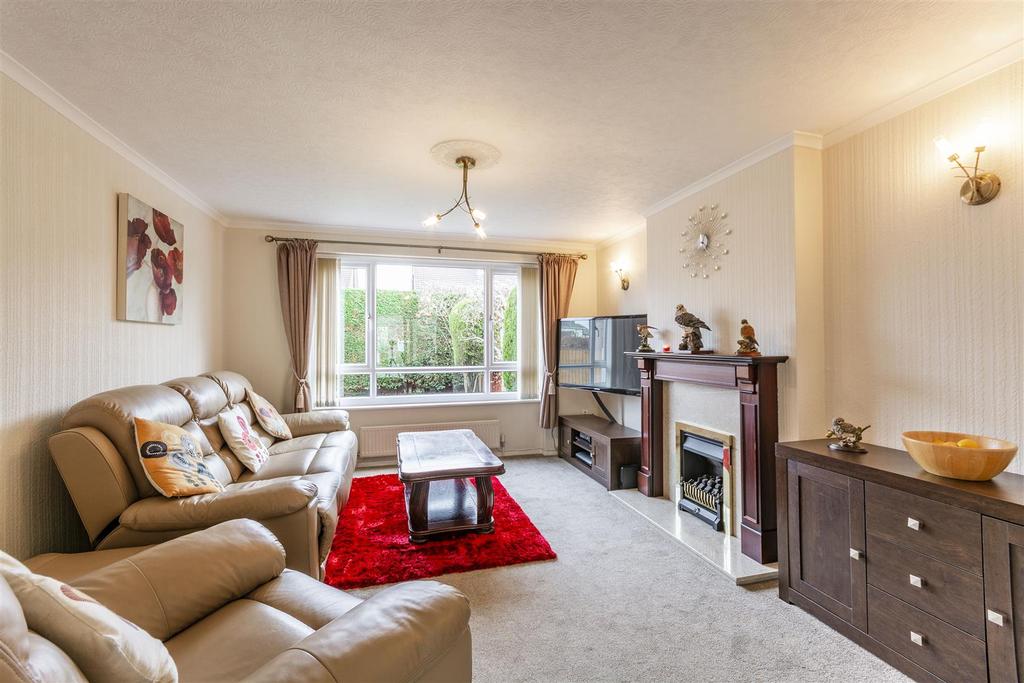 Carrfield Avenue, Toton 3 bed detached house £310,000