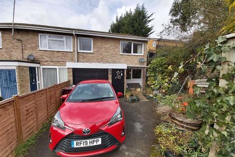 8 Framlingham Drive, Caversham, Reading, RG4 6RE