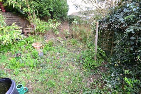 8 Framlingham Drive, Caversham, Reading, RG4 6RE