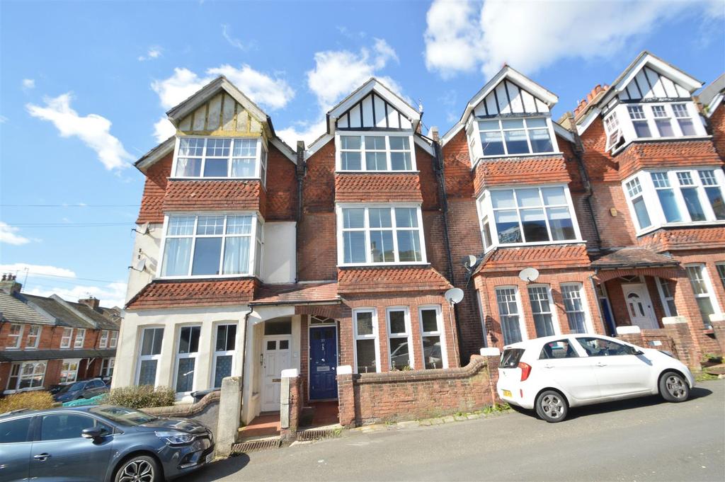 Ocklynge Road, Eastbourne 3 bed flat £260,000