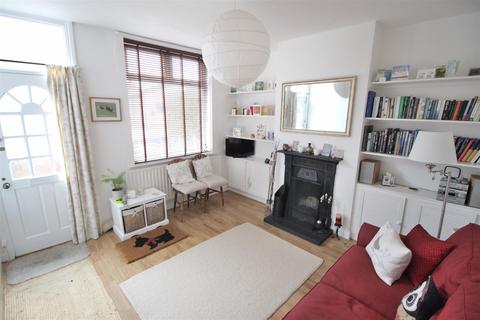 17 Victory Road, Beeston, Nottingham, NG9 1LH