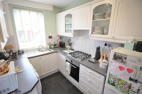 17 Victory Road, Beeston, Nottingham, NG9 1LH