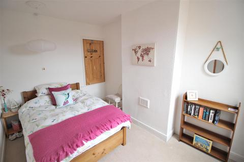 17 Victory Road, Beeston, Nottingham, NG9 1LH